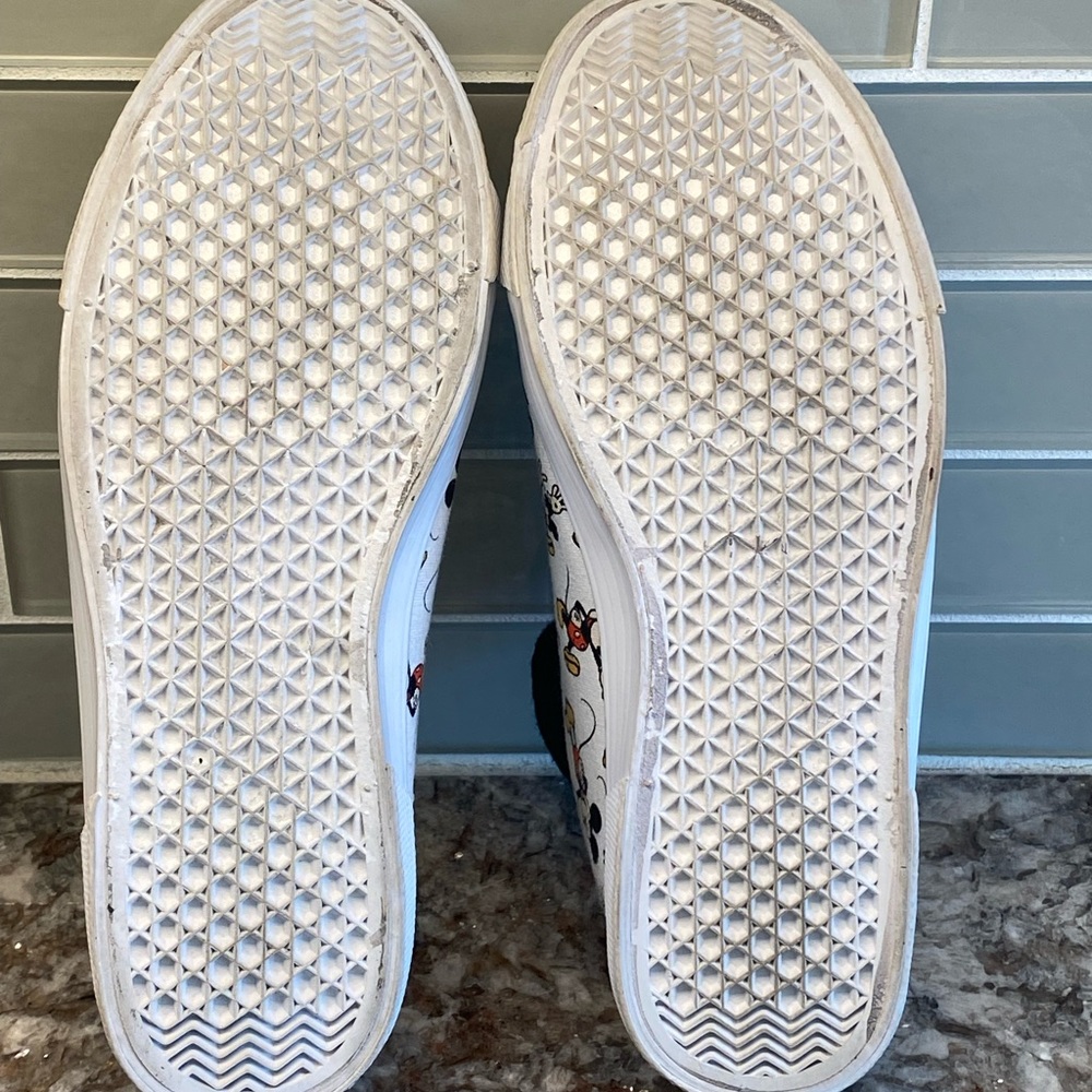 Mickey Mouse sneaker shoes by Disney size 6 - Picture 7 of 9